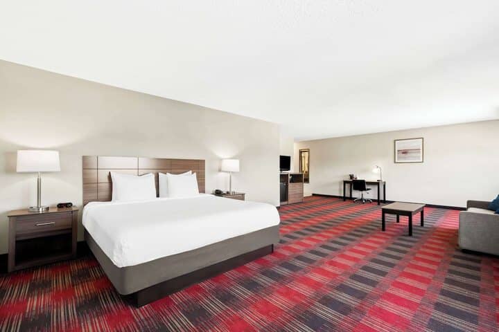 Room 6 of 31